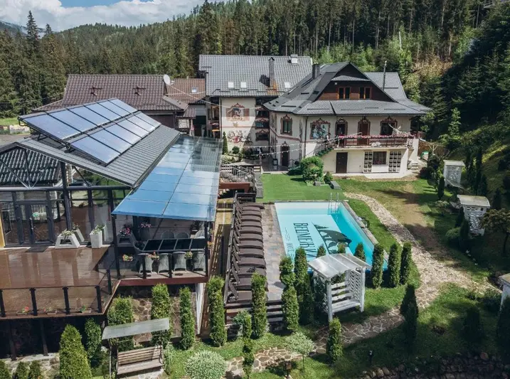 Фото компанії Готельно-ресторанний комплекс "Ведмежий Двір"