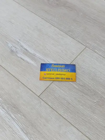 Фото компанії Продаж ламінату, вікон та дверей