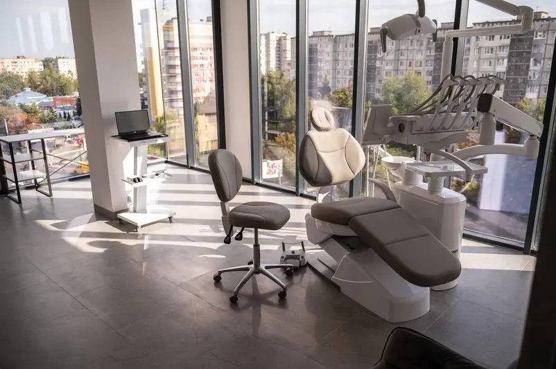 Фото компанії Стоматологія "AleksDentRv"