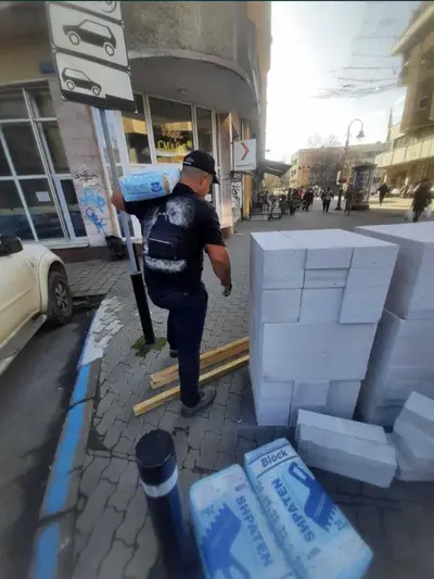 Фото компанії Вантажники та вантажні перевезення