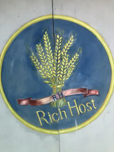 Фото компанії Rich Host