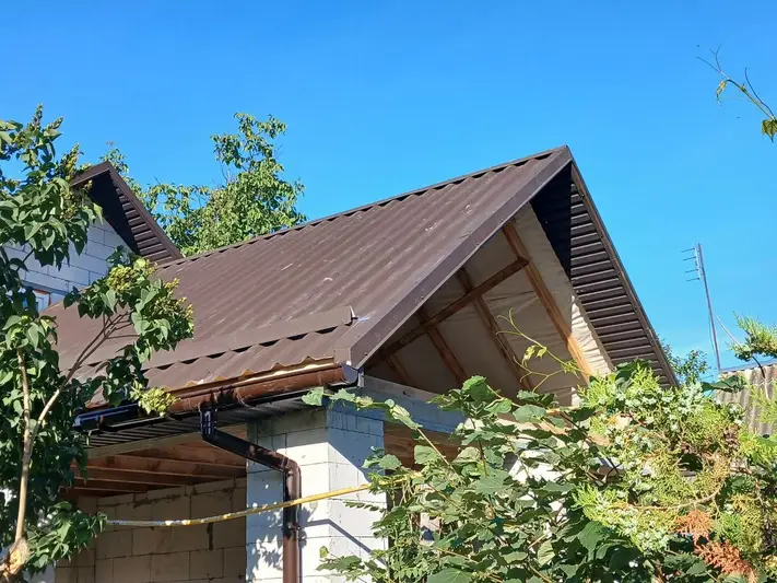 Фото компанії Монтаж піддашків, ринви та утеплення даху