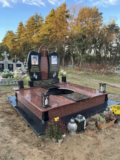 Фото компанії Виробництво гранітних пам'ятників