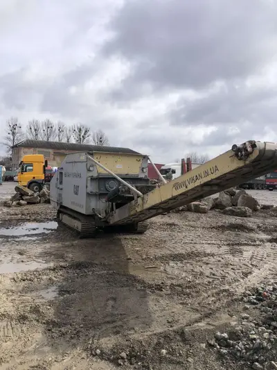 Фото компанії Подрібнювач бетону, мобільний