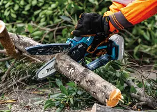 DeWalt vs Bosch vs Makita - порівняння акумуляторних пил провідних брендів