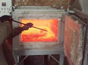 Чому сталева заготовка змінює геометрію після механічної обробки