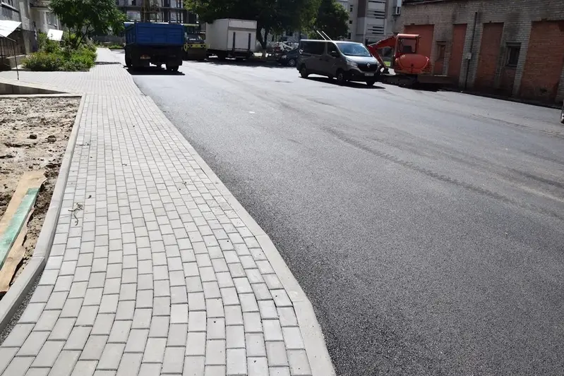 Фото компанії Укладання бруківки і асфальтування