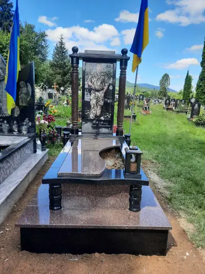 Фото компанії Виготовлення надгробних пам'ятників