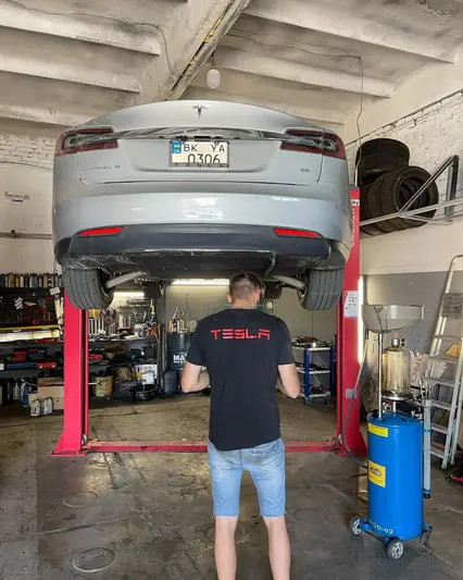 Фото компанії TESLA SERVICE RV