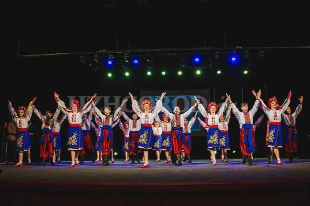 Фото компанії Танцювальний ансамбль центру творчого розвитку дітей та до +