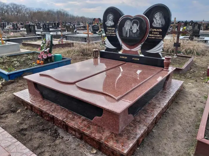 Фото компанії Вироби з граніту